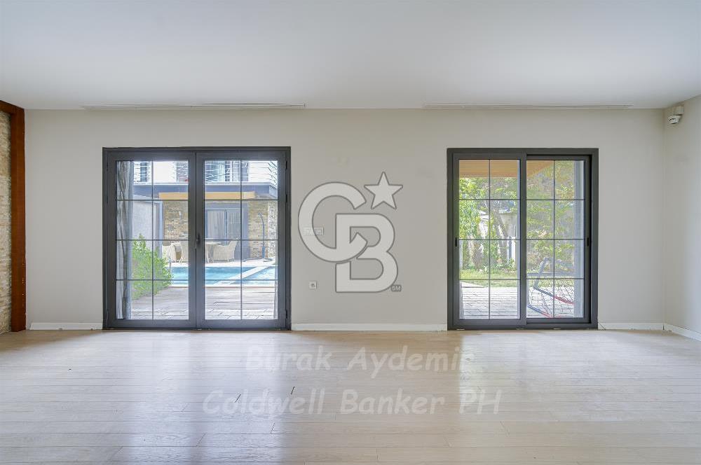 GÜZELBAHÇE KAHRAMANDERE MAHALLESİNDE SATILIK SİTE İÇİ 240 M2 VİLLA