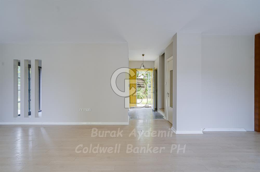 GÜZELBAHÇE KAHRAMANDERE MAHALLESİNDE SATILIK SİTE İÇİ 240 M2 VİLLA