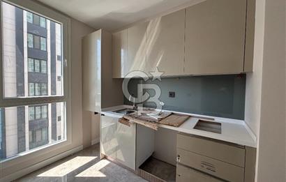 E5 ANA YOL ÜZERİNDE MANZARALI KREDİYE UYGUN SATILIK BÜRO OFİS