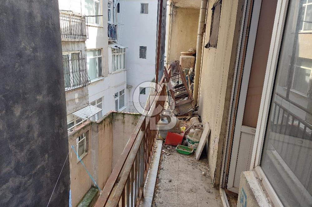 Pendik Batı çarşı yatırımlık kiracısız boş satılık 2+1 daire