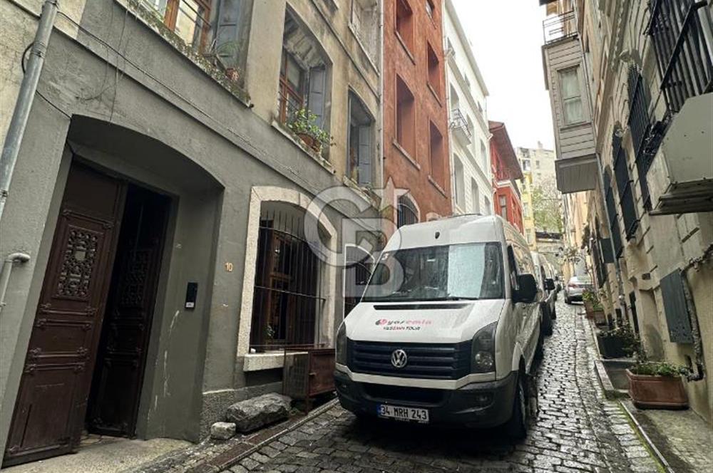 GALATA KULESİNE ADIM MESAFEDE SATILIK YATIRIMLIK BİNA
