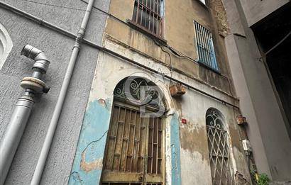 GALATA KULESİNE ADIM MESAFEDE SATILIK YATIRIMLIK BİNA