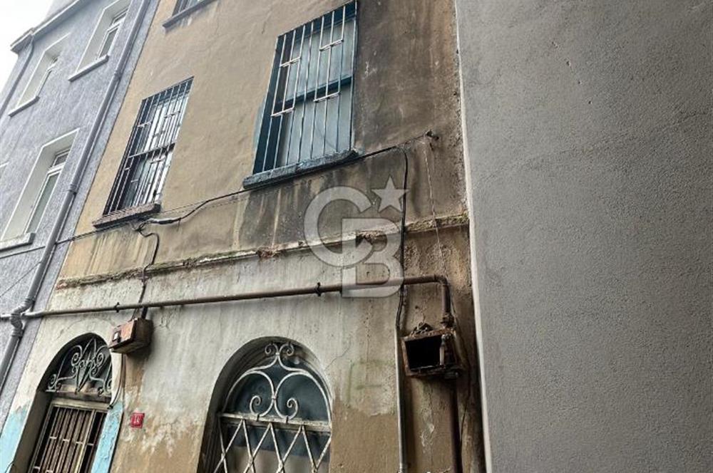 GALATA KULESİNE ADIM MESAFEDE SATILIK YATIRIMLIK BİNA