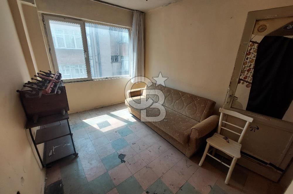 Pendik Batı çarşı yatırımlık kiracısız boş satılık 2+1 daire