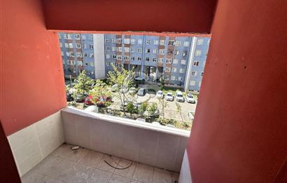 BEYLİKDÜZÜ BARIŞ MAHALLESİ ESENTÜRK SİTESİ'NDE SATILIK 3+1  DAİRE
