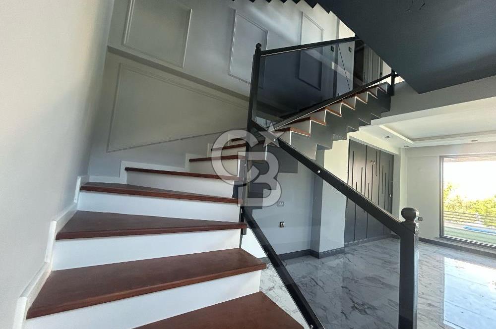 ÇANAKKALE GÜZELYALI'DA MÜSTAKİL HAVUZLU 3+1 KİRALIK VİLLA