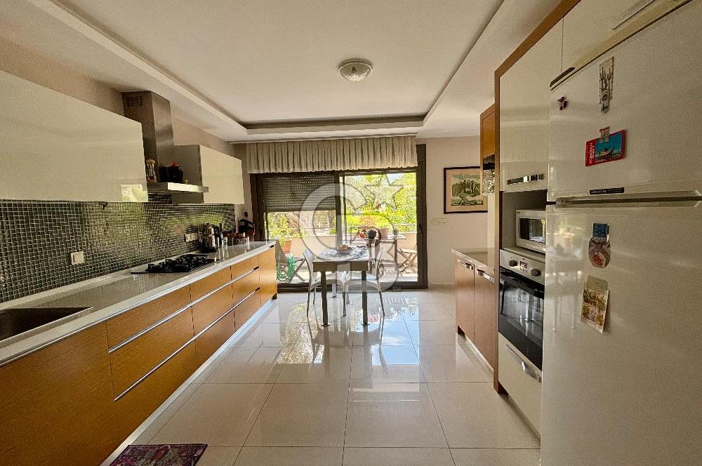 Güzelbahçe Maltepe mah 3+1 145 m2 Net havuzlu otopaeklı bahce katı daire