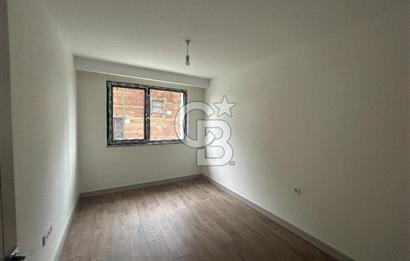 Salacak'ta Sahile 3.Binada Deniz Manzaralı Sıfır Daire