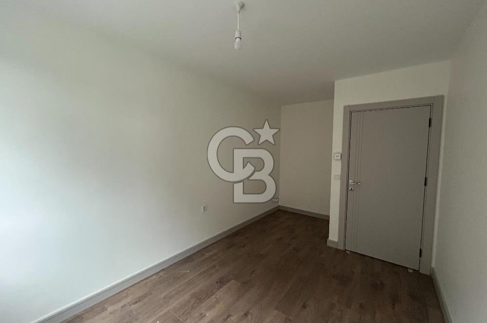 Salacak'ta Sahile 3.Binada Deniz Manzaralı Sıfır Daire