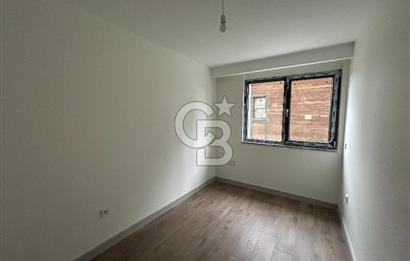 Salacak'ta Sahile 3.Binada Deniz Manzaralı Sıfır Daire