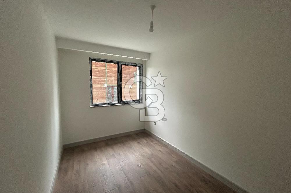 Salacak'ta Sahile 3.Binada Deniz Manzaralı Sıfır Daire