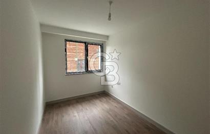 Salacak'ta Sahile 3.Binada Deniz Manzaralı Sıfır Daire