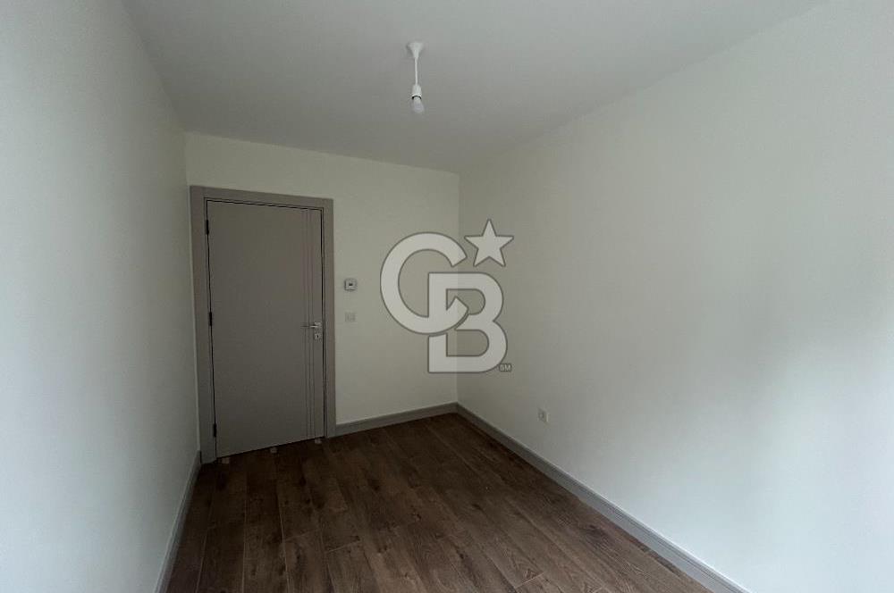 Salacak'ta Sahile 3.Binada Deniz Manzaralı Sıfır Daire