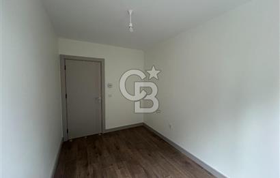 Salacak'ta Sahile 3.Binada Deniz Manzaralı Sıfır Daire