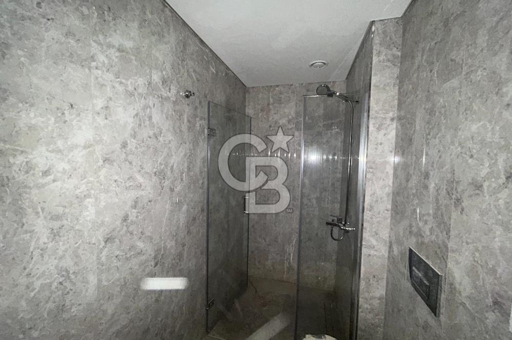 Salacak'ta Sahile 3.Binada Deniz Manzaralı Sıfır Daire