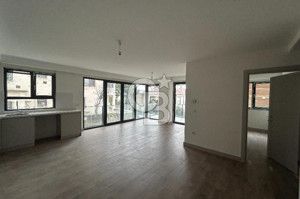 Salacak'ta Sahile 3.Binada Deniz Manzaralı Sıfır Daire