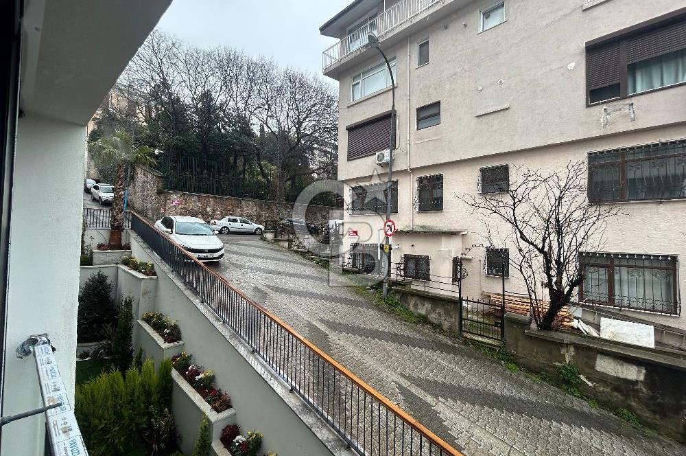 Salacak'ta Sahile 3.Binada Deniz Manzaralı Sıfır Daire