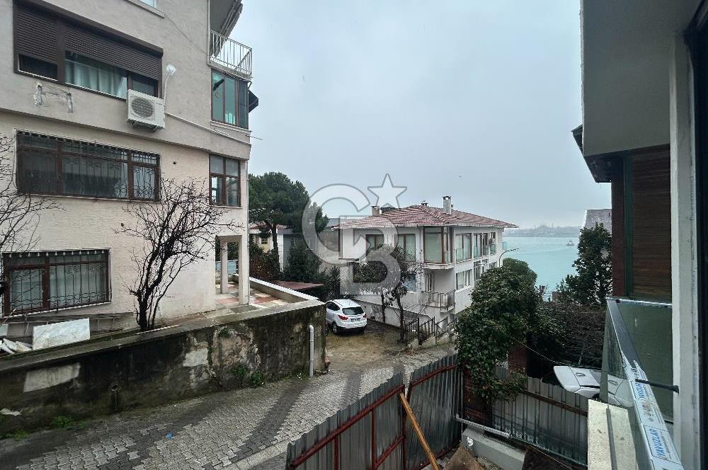 Salacak'ta Sahile 3.Binada Deniz Manzaralı Sıfır Daire