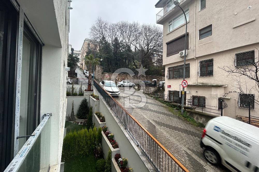 Salacak'ta Sahile 3.Binada Deniz Manzaralı Sıfır Daire