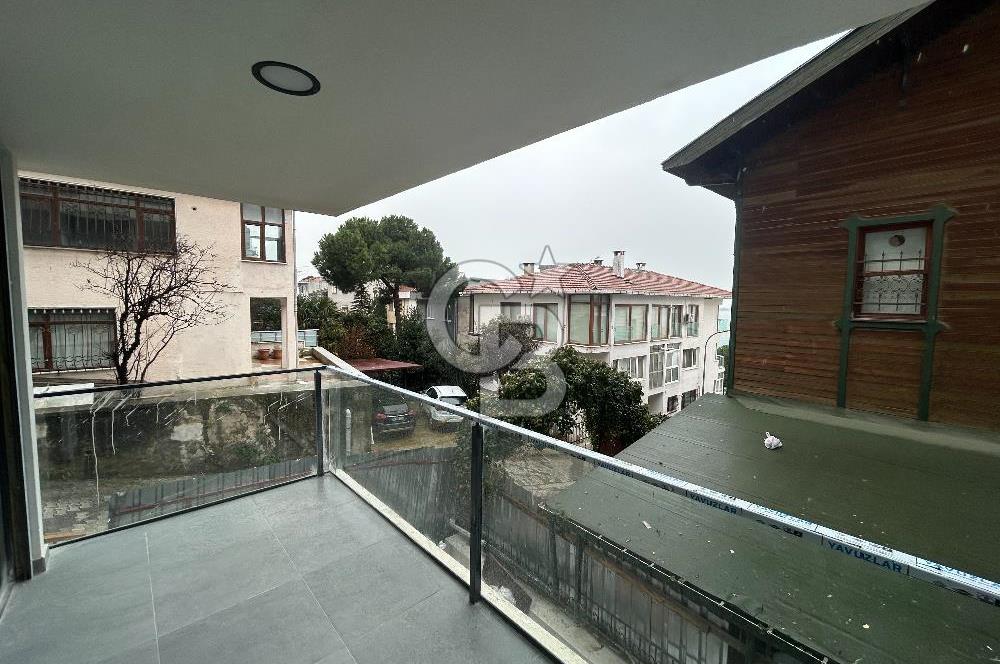 Salacak'ta Sahile 3.Binada Deniz Manzaralı Sıfır Daire