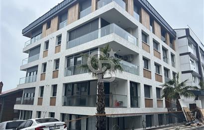 Salacak'ta Sahile 3.Binada Deniz Manzaralı Sıfır Daire