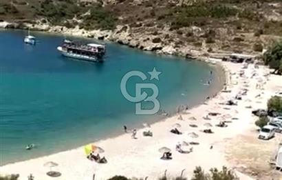 İzmir Foça'da Denize Sıfır (Plaj Binası, İkiEv, Zeytin Ağaçlı Tarla)Arazi