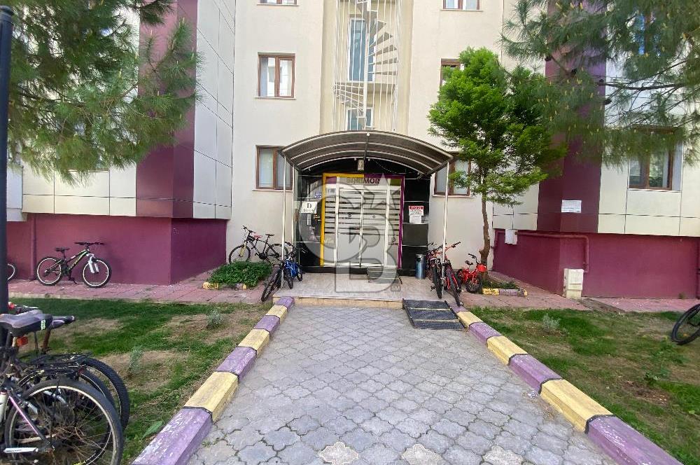 ÇANAKKALE ESENLER SARIMOR SİTESİNDE YENİLENMİŞ GENİŞ 3+1 DAİRE