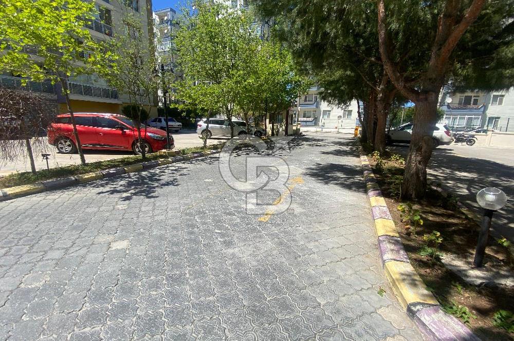 ÇANAKKALE ESENLER SARIMOR SİTESİNDE YENİLENMİŞ GENİŞ 3+1 DAİRE