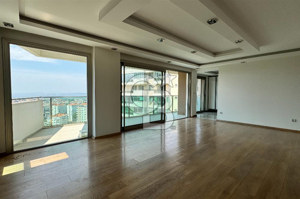 NARLIDERE'DE HARİKA KONUMDA DENİZ MANZARALI SATILIK 3+1 132 M2 NET DAİRE