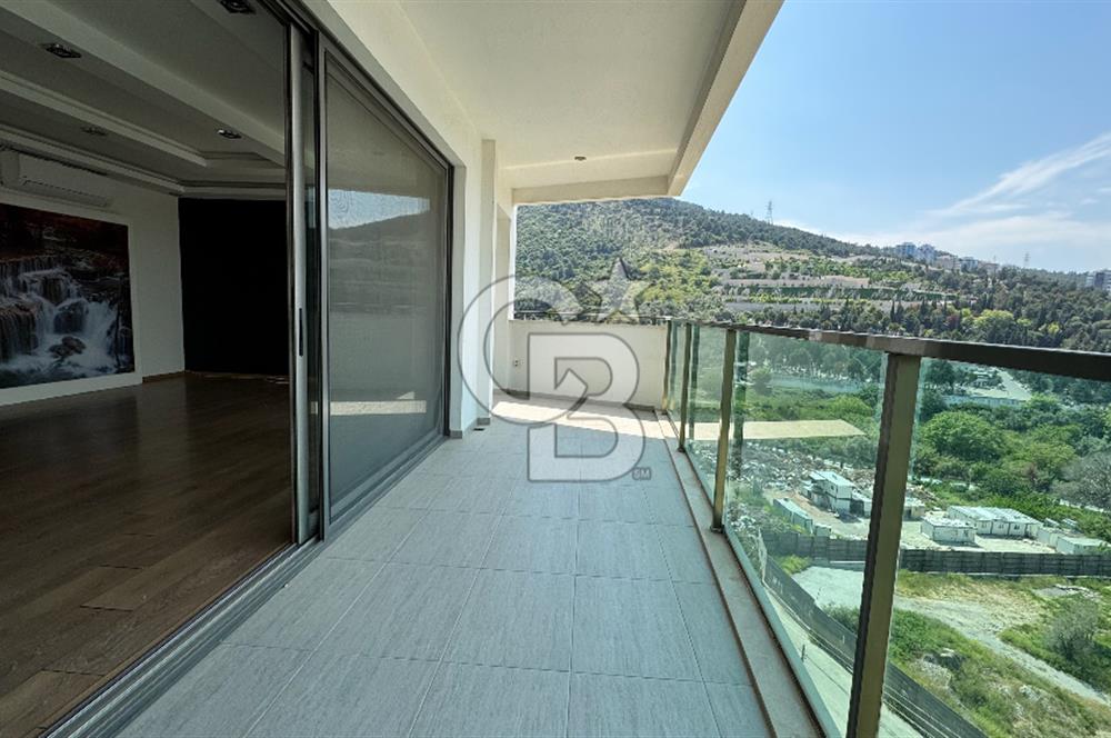 NARLIDERE'DE HARİKA KONUMDA DENİZ MANZARALI SATILIK 3+1 132 M2 NET DAİRE