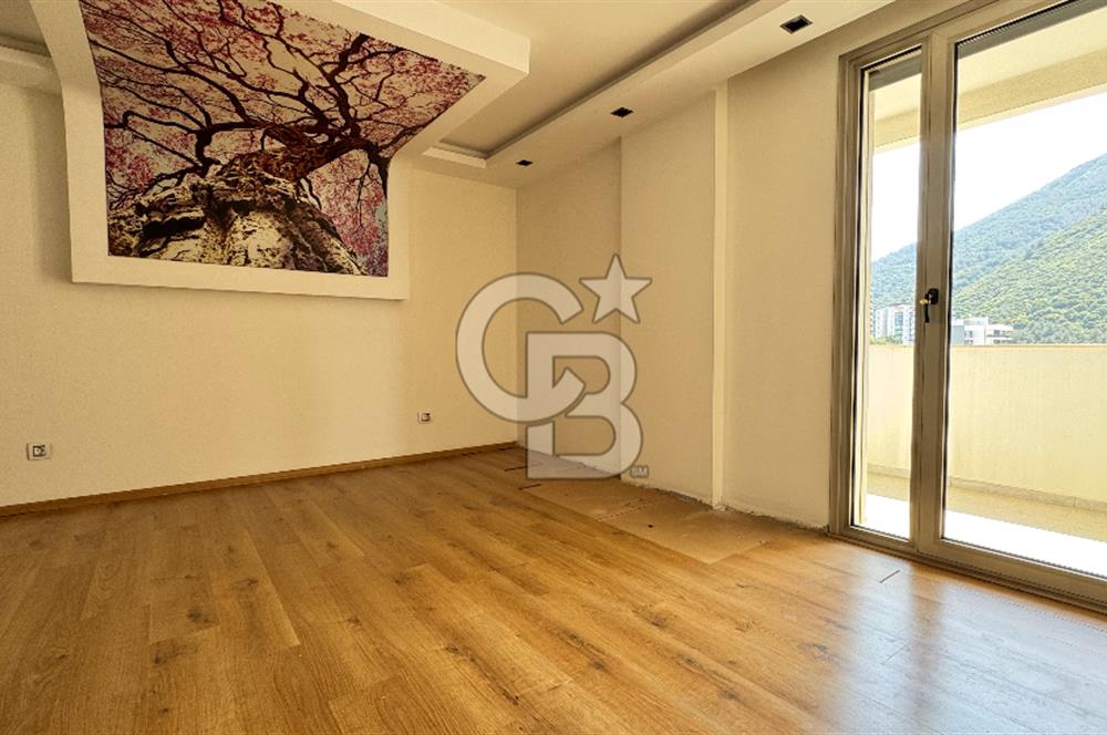 NARLIDERE'DE HARİKA KONUMDA DENİZ MANZARALI SATILIK 3+1 132 M2 NET DAİRE