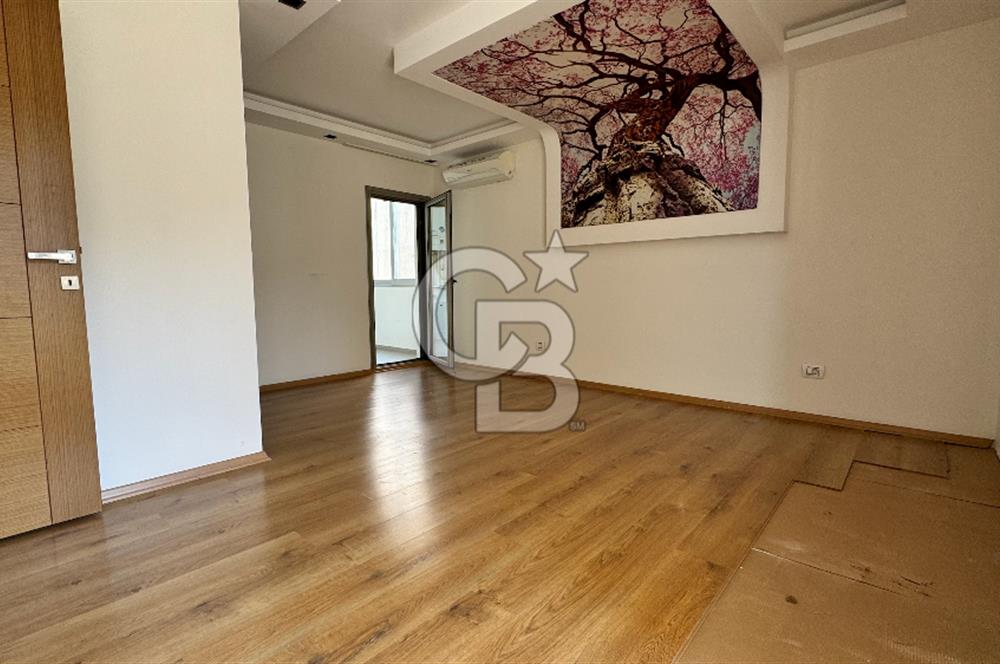 NARLIDERE'DE HARİKA KONUMDA DENİZ MANZARALI SATILIK 3+1 132 M2 NET DAİRE