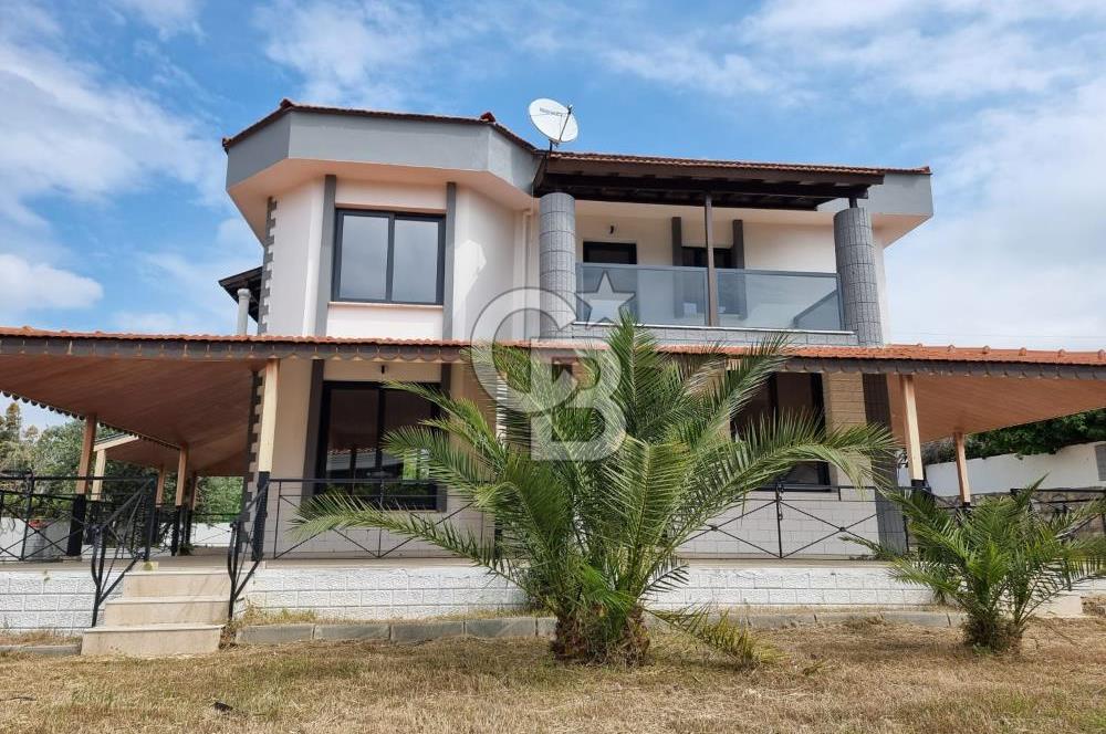 ULAMIŞTA SİTE İÇİNDE 710 M2 ARSA İÇERİSİNDE 3+1 SATILIK VİLLA...