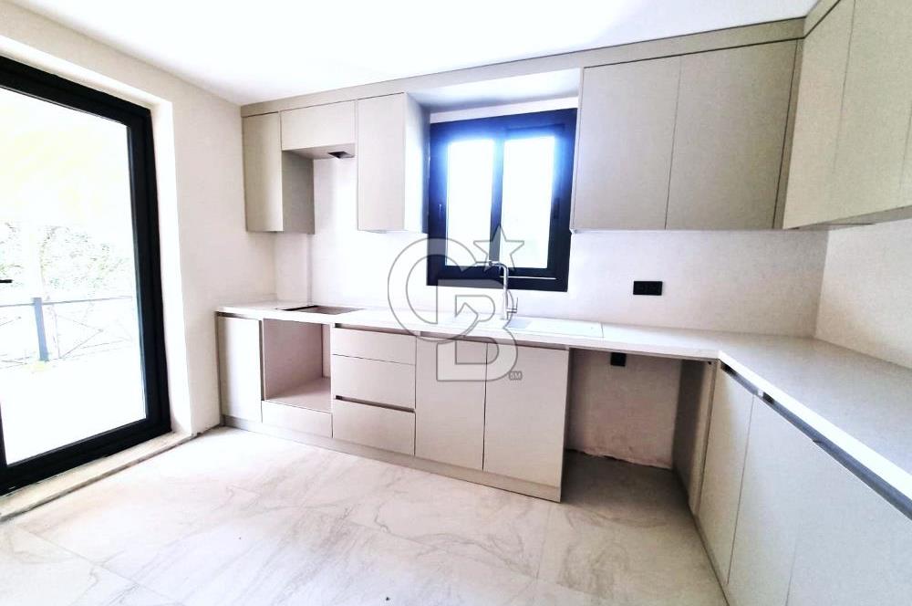 ULAMIŞTA SİTE İÇİNDE 710 M2 ARSA İÇERİSİNDE 3+1 SATILIK VİLLA...