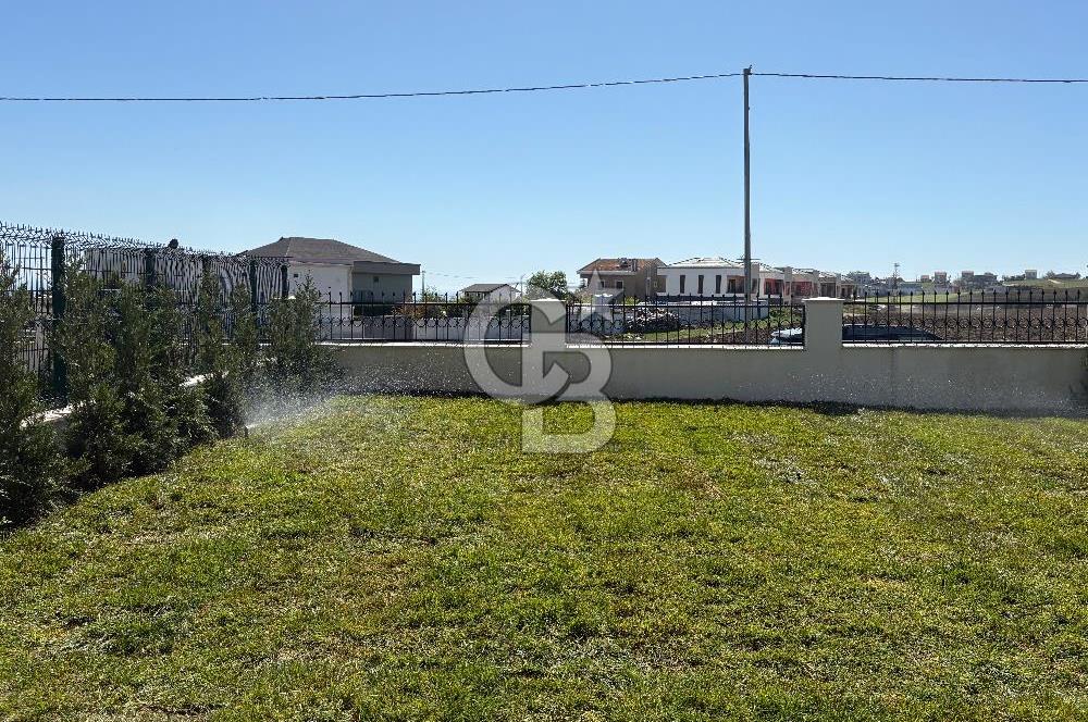Büyükçekmece’de Deniz Manzaralı 4+1 Sıfır Satılık Villa