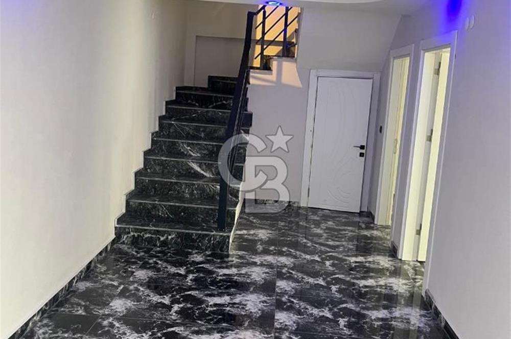 İzmir Foça Foçaköy'de Satılık 300m2 Müstakil Dubleks  Taş Villa
