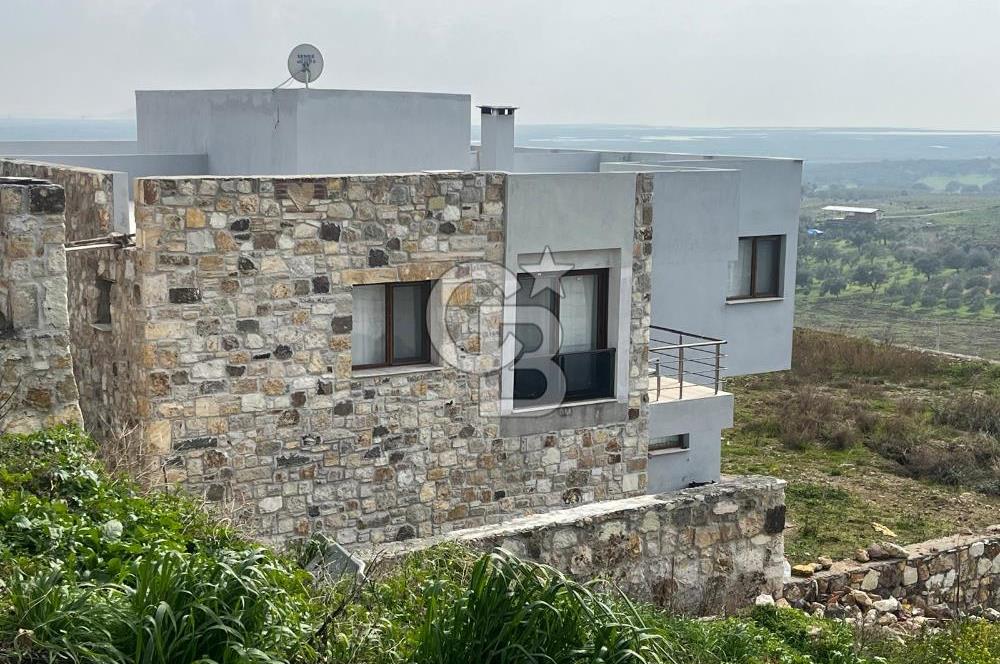 İzmir Foça Foçaköy'de Satılık 300m2 Müstakil Dubleks  Taş Villa