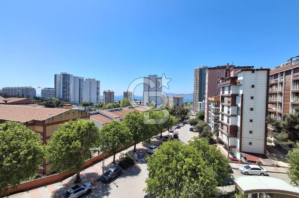 Kartal Petroliş te Deniz Manzaralı Site İçerisinde Satılık 3+1 Daire