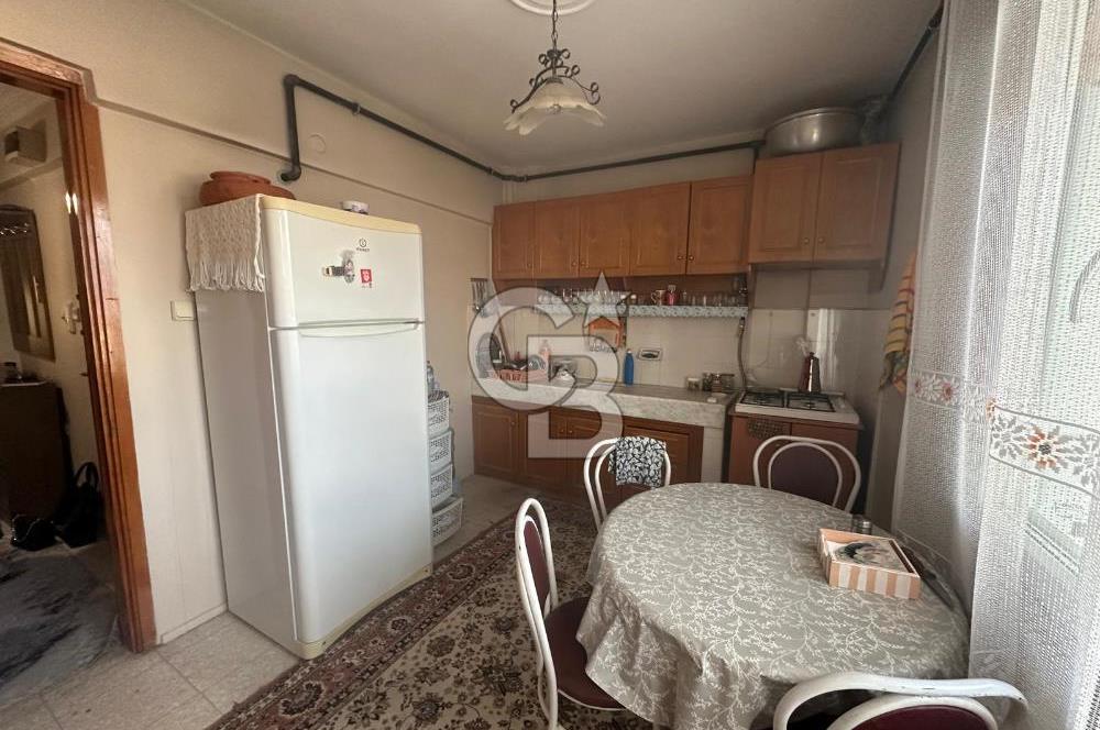 Bornova Atatürk Mahallesi Satılık 3 katlı Müstakil Ev 