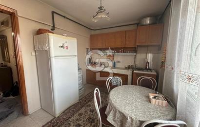 Bornova Atatürk Mahallesi Satılık 3 katlı Müstakil Ev 