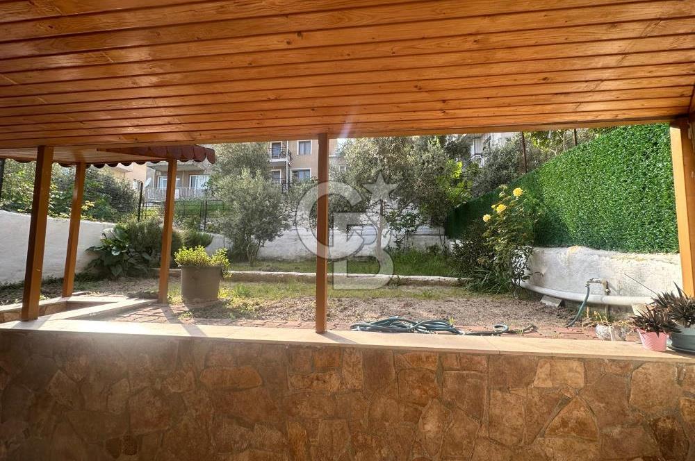 Bornova Atatürk Mahallesi Satılık 3 katlı Müstakil Ev 