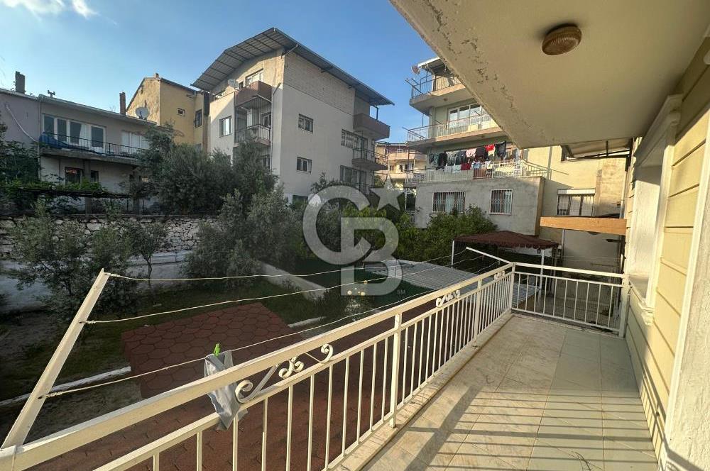 Bornova Atatürk Mahallesi Satılık 3 katlı Müstakil Ev 