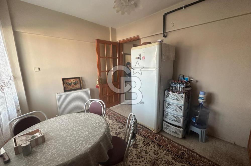 Bornova Atatürk Mahallesi Satılık 3 katlı Müstakil Ev 