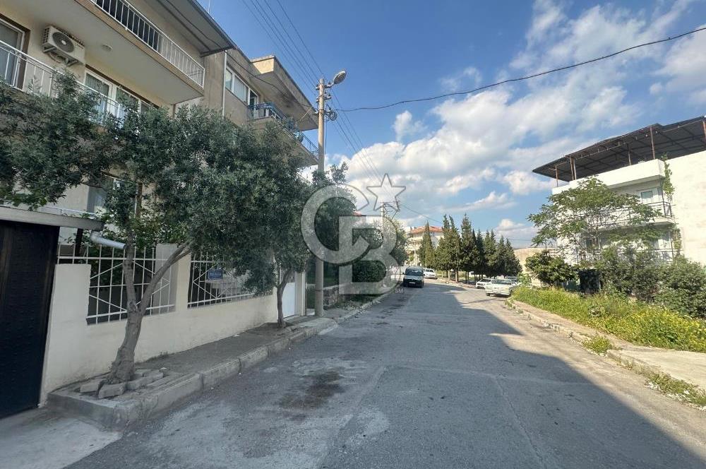 Bornova Atatürk Mahallesi Satılık 3 katlı Müstakil Ev 