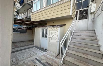 Bornova Atatürk Mahallesi Satılık 3 katlı Müstakil Ev 