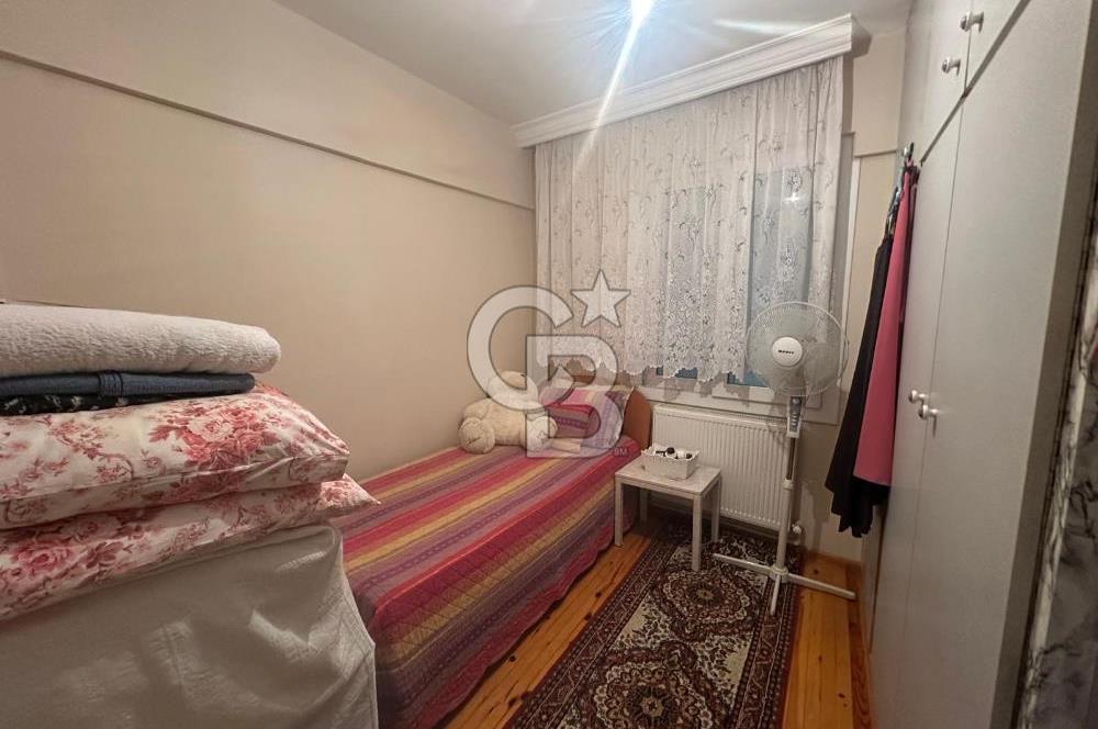 Bornova Atatürk Mahallesi Satılık 3 katlı Müstakil Ev 