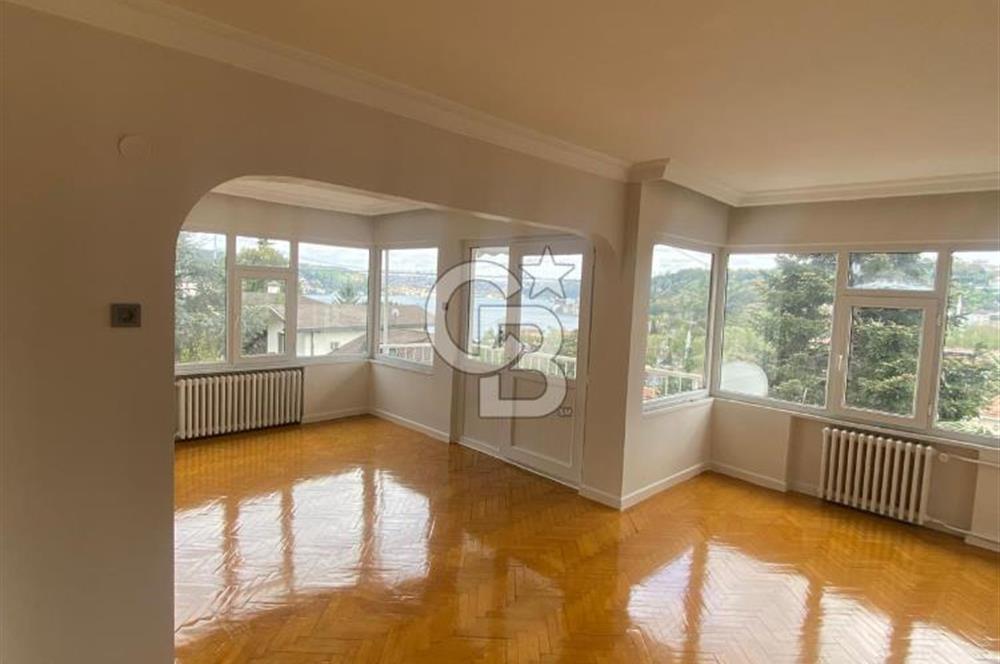 Emirgan'da Boğaz Manzaralı Kiralık 1+1 Daire