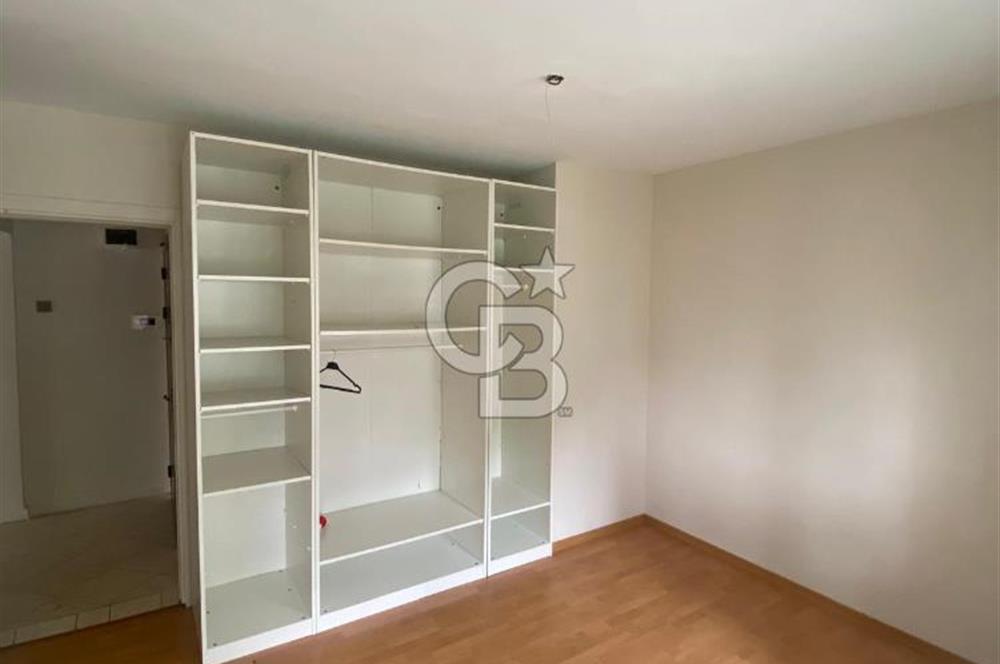 Emirgan'da Boğaz Manzaralı Kiralık 1+1 Daire