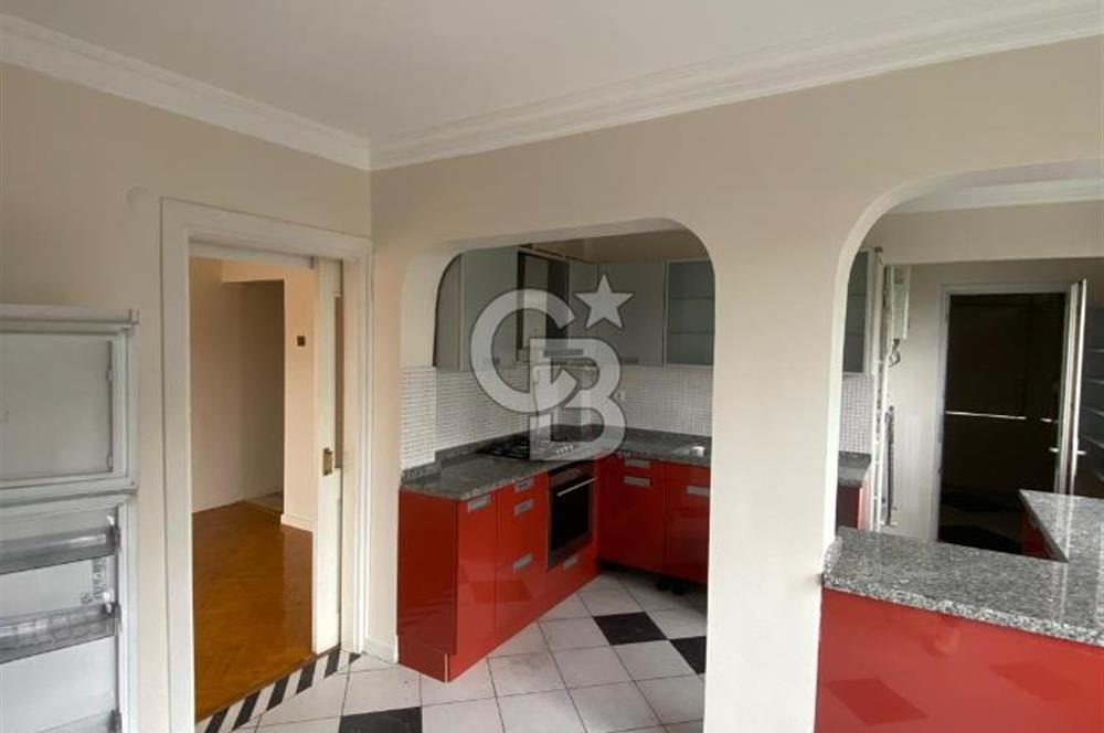 Emirgan'da Boğaz Manzaralı Kiralık 1+1 Daire