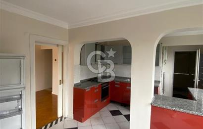 Emirgan'da Boğaz Manzaralı Kiralık 1+1 Daire
